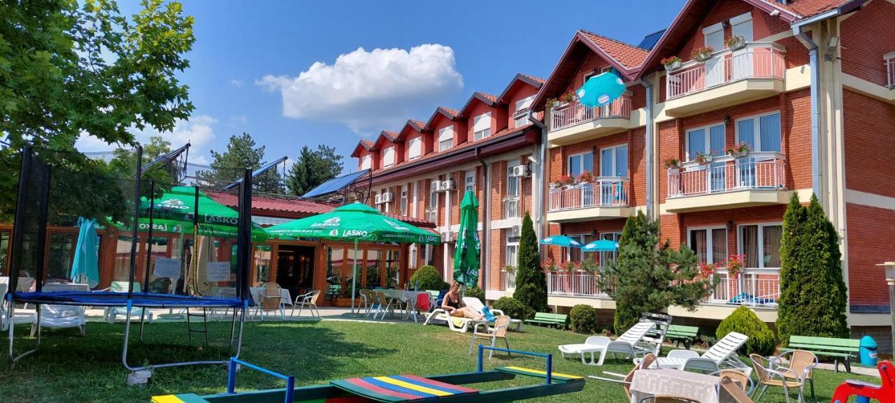 Hotel Ravni Gaj Knic Extérieur photo