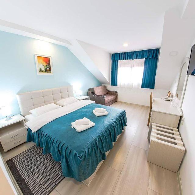 Hotel Ravni Gaj Knic Extérieur photo